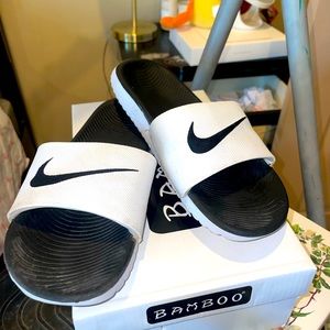 NIKE SLIDES 5y